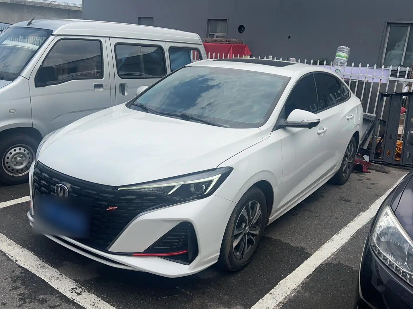 CHANGAN Eado 2023 Changan Edition PLUS Blue Whale NE 1.4T GDI DCT Prestige Version — миниатюра 2