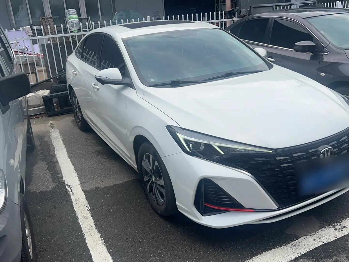 CHANGAN Eado 2023 Changan Edition PLUS Blue Whale NE 1.4T GDI DCT Prestige Version — миниатюра 4