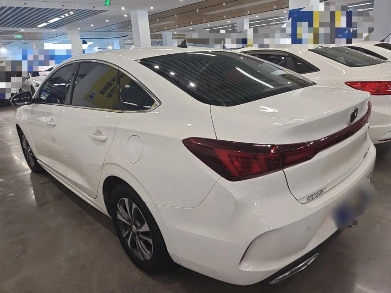 CHANGAN Eado 2023 Changan Edition PLUS Blue Whale NE 1.4T GDI DCT Prestige Version — миниатюра 4