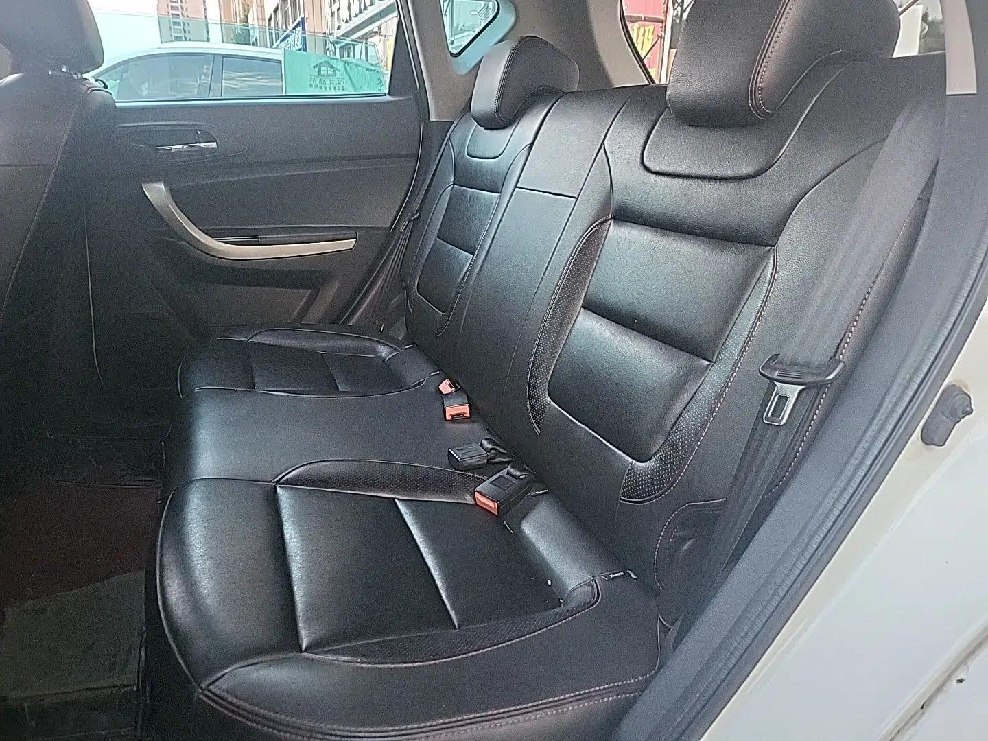 CHANGAN CS35 2014 1.6L Manual Luxury Model China IV Standard — миниатюра 17