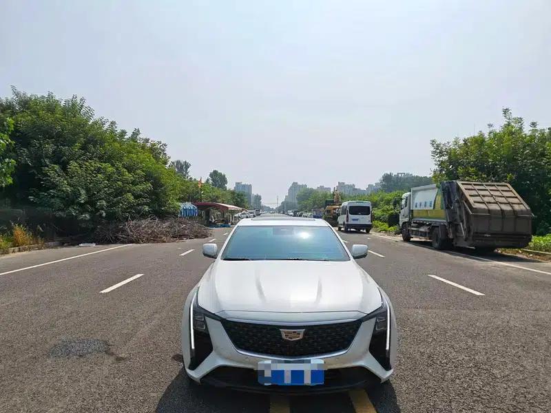 2025 Cadillac CT5 28T City Sport Edition — миниатюра 2
