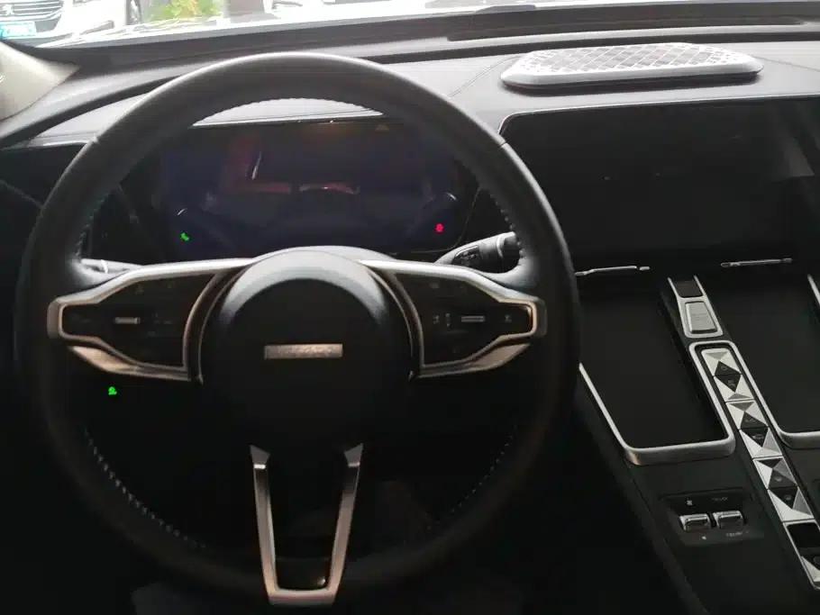 Haval Xiaolong MAX 2023 1.5L Hi4 105 4WD Navigator Edition — миниатюра 16