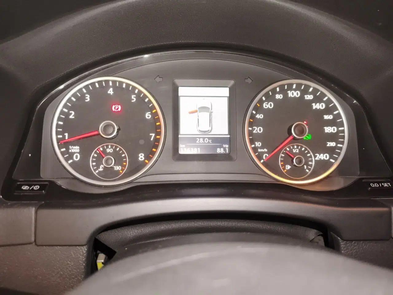 Volkswagen Tiguan 2013 1.8TSI Automatic Two-Wheel Drive Luxury Model — миниатюра 11