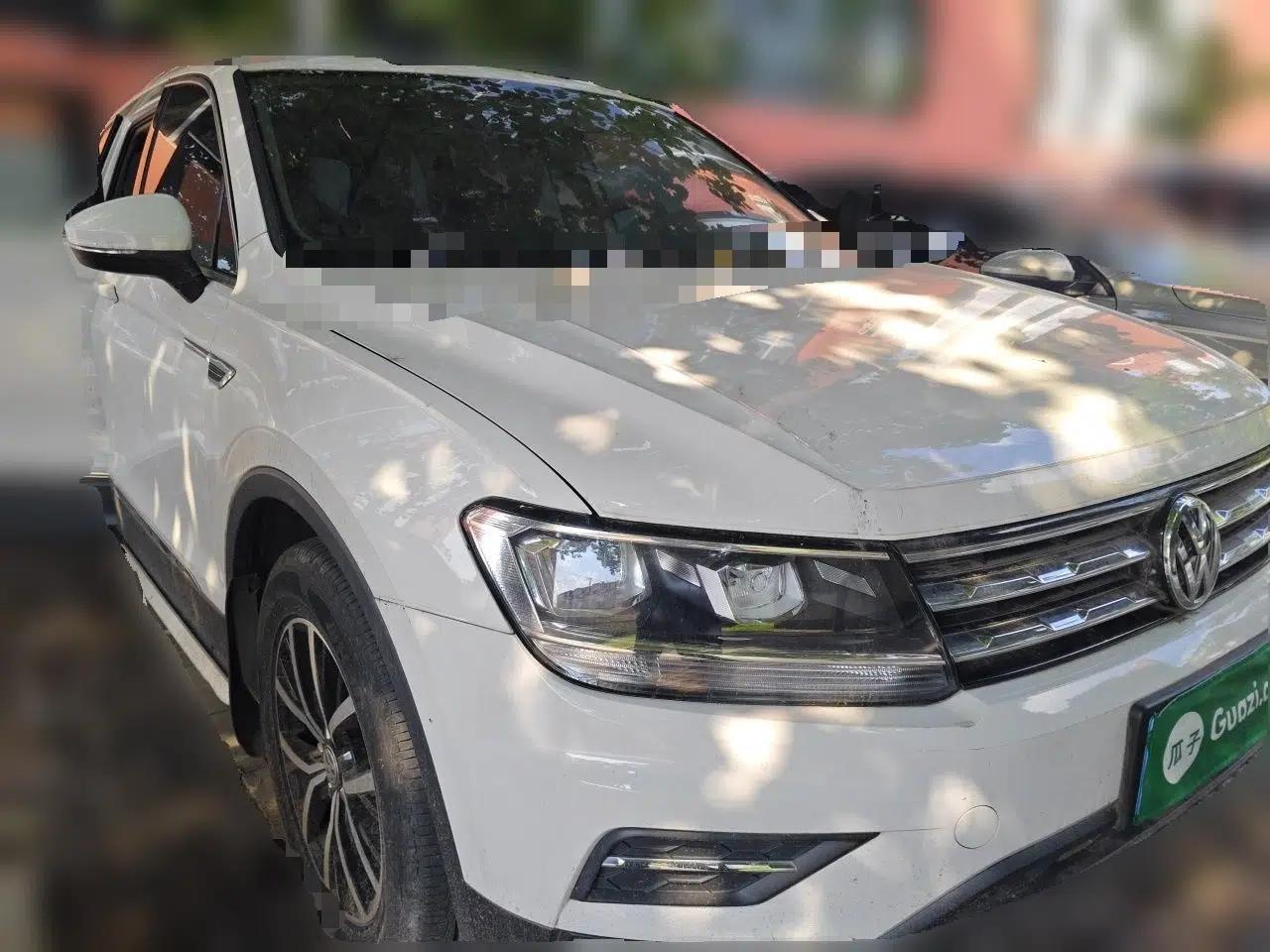 Volkswagen Tiguan L 2018 330TSI Automatic Two-Wheel Drive Luxury Edition — миниатюра 3