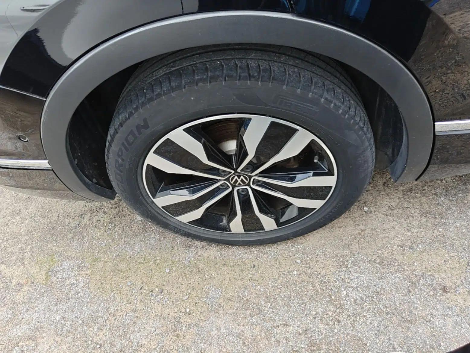 Volkswagen Tiguan L 2022 330TSI Automatic Two-Wheel Drive R-Line Enhanced Edition — миниатюра 11
