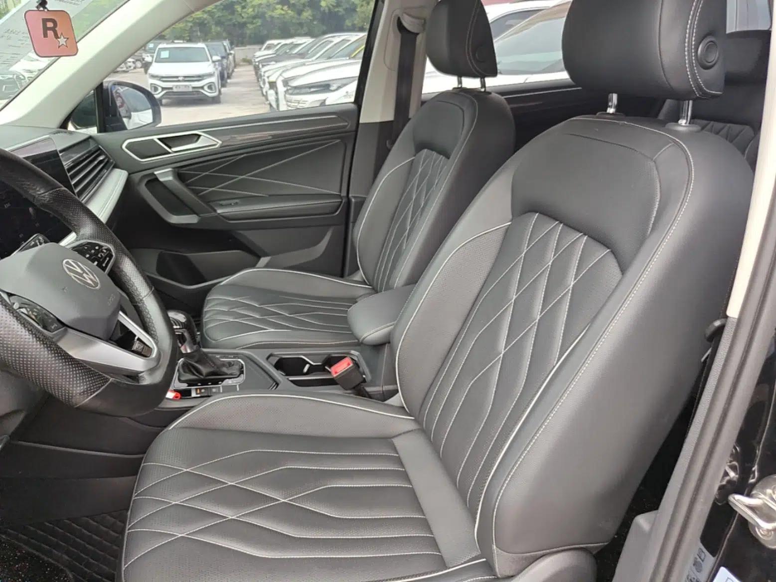 Volkswagen Tiguan L 2022 330TSI Automatic Two-Wheel Drive R-Line Enhanced Edition — миниатюра 17