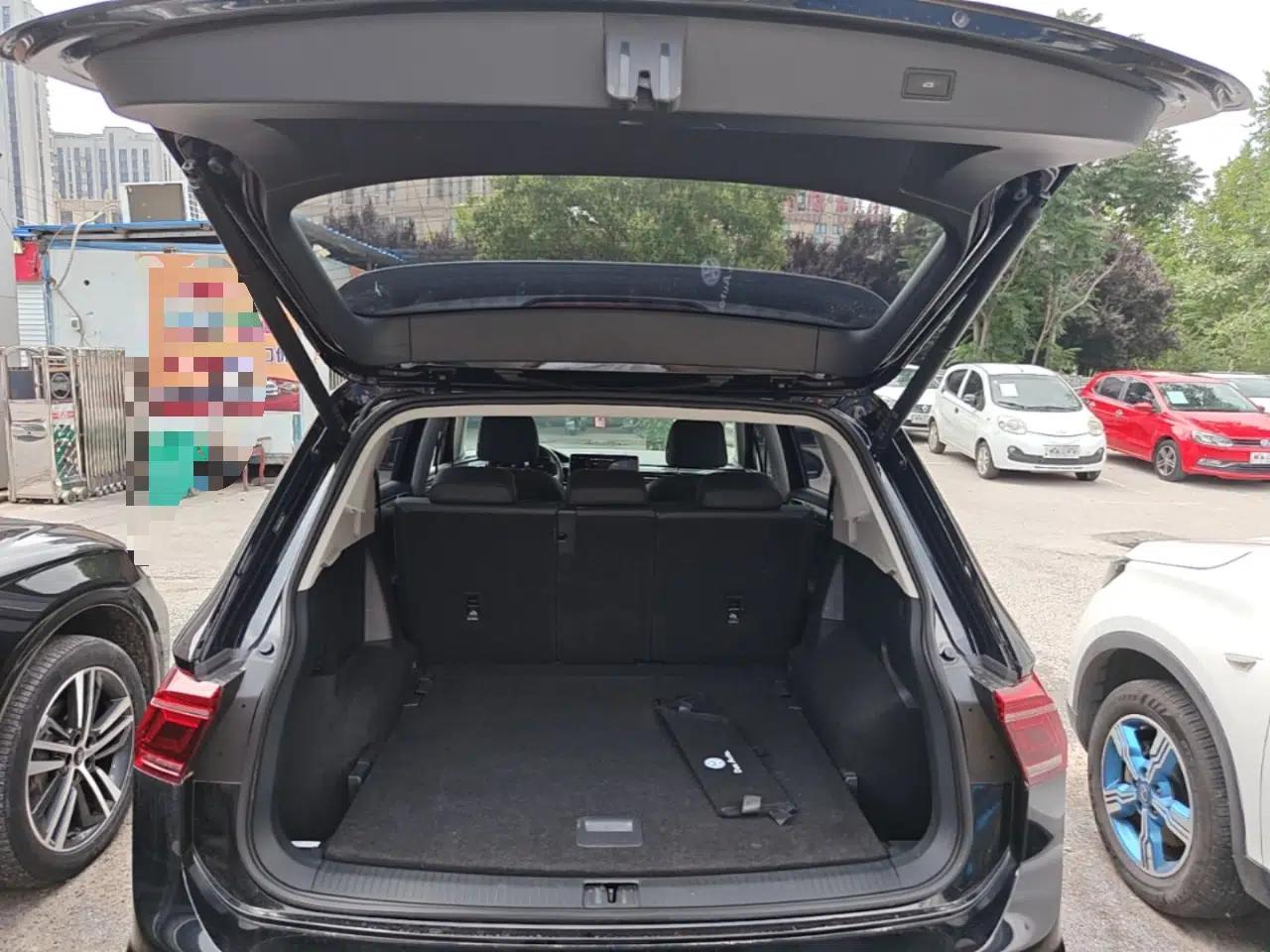 Volkswagen Tiguan L 2022 330TSI Automatic Two-Wheel Drive R-Line Enhanced Edition — миниатюра 22