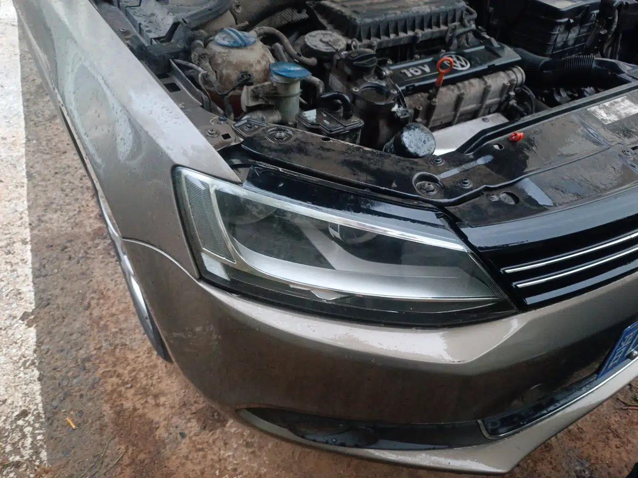 Volkswagen Sagitar 2015 1.6L Automatic Comfort Model — миниатюра 7