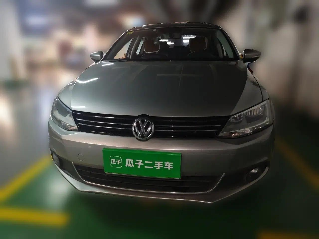 Volkswagen Sagitar 2014 Revised Version 1.6L Manual Comfort Edition — миниатюра 2