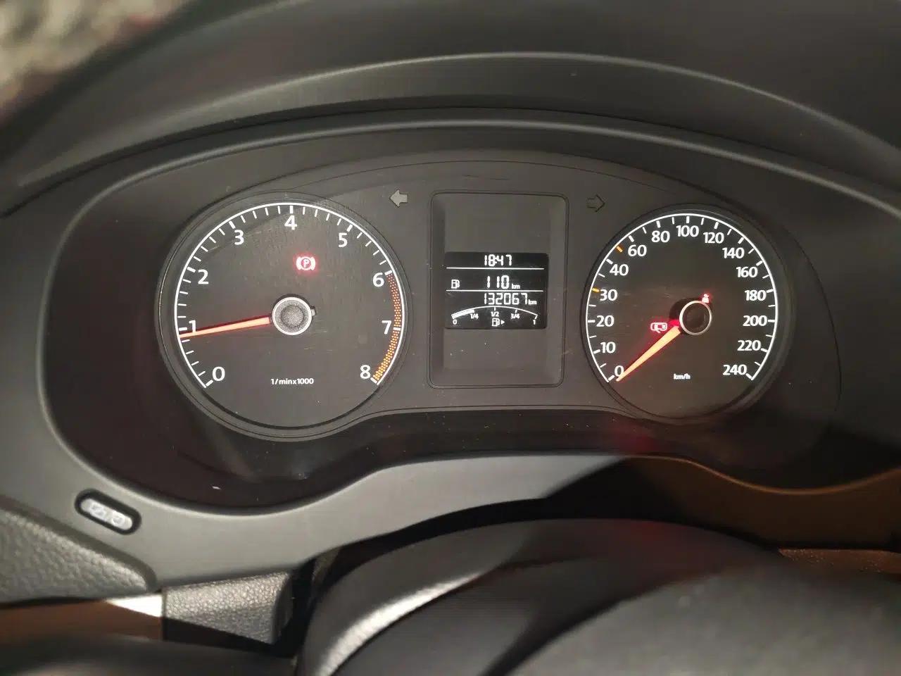 Volkswagen Sagitar 2014 Revised Version 1.6L Manual Comfort Edition — миниатюра 11