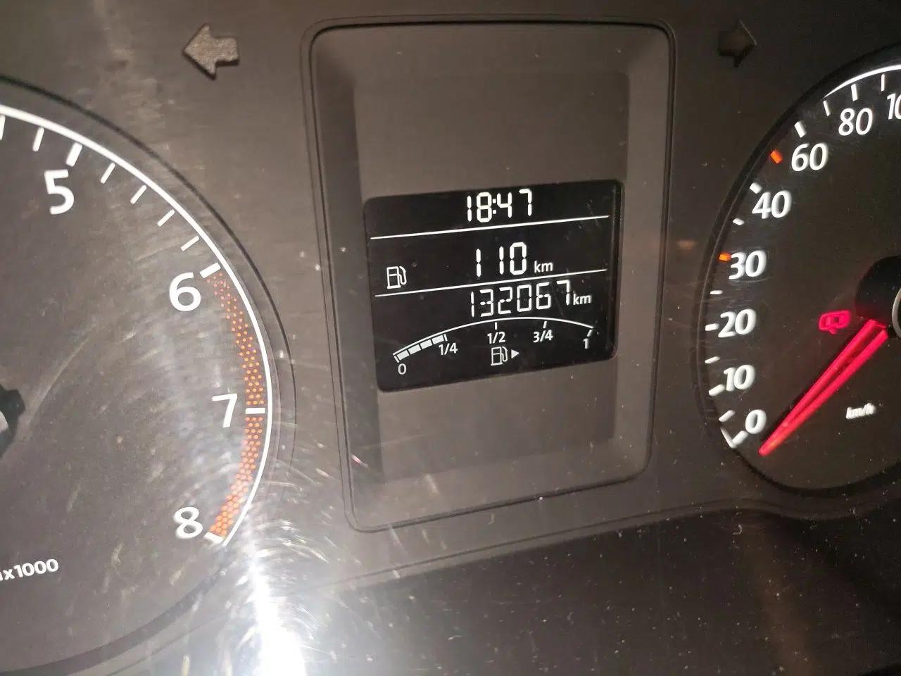 Volkswagen Sagitar 2014 Revised Version 1.6L Manual Comfort Edition — миниатюра 12