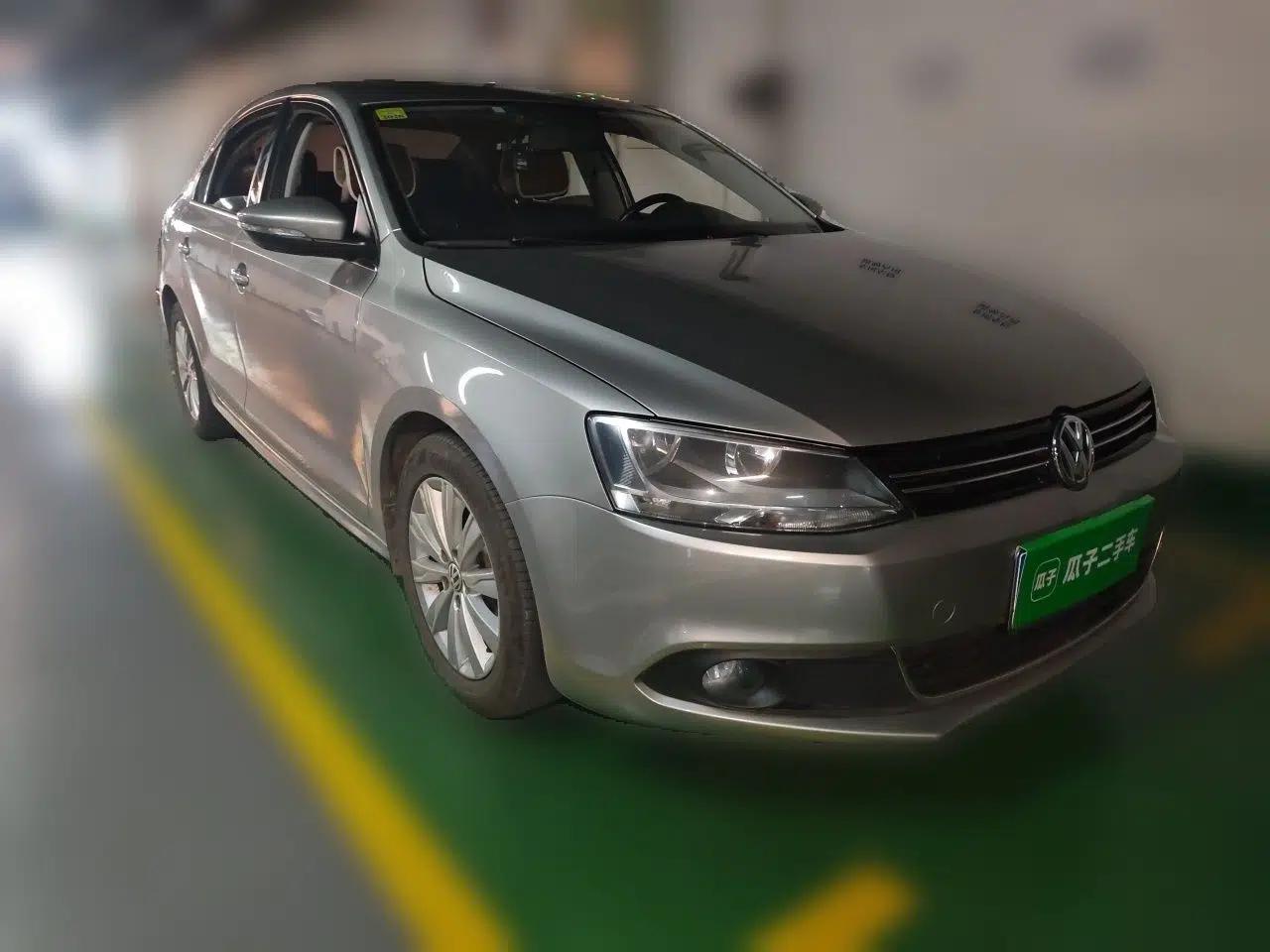 Volkswagen Sagitar 2014 Revised Version 1.6L Manual Comfort Edition — миниатюра 3
