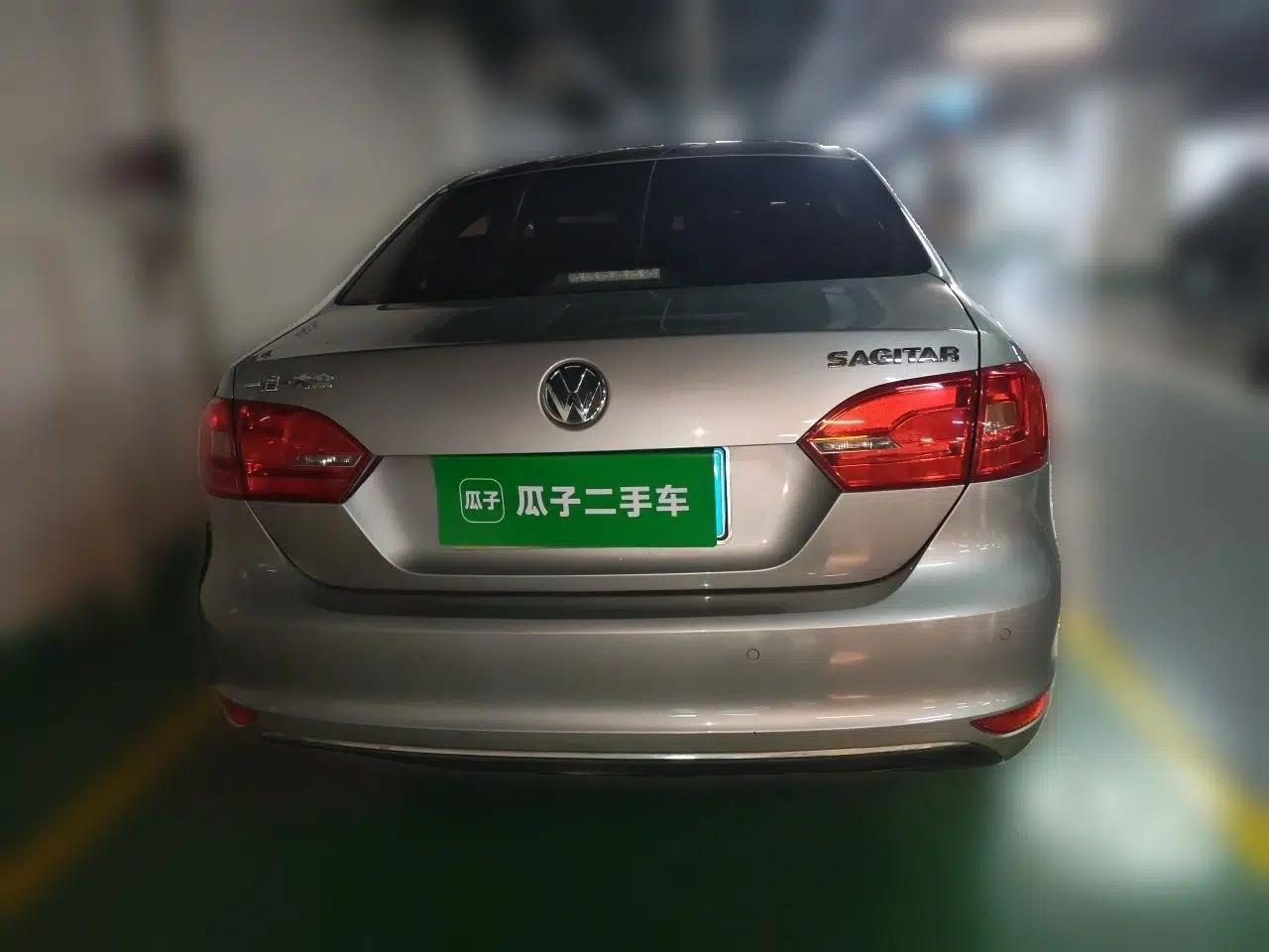 Volkswagen Sagitar 2014 Revised Version 1.6L Manual Comfort Edition — миниатюра 5