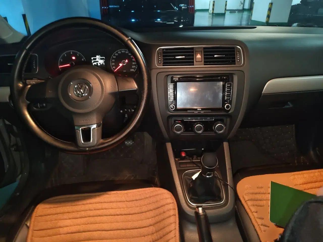 Volkswagen Sagitar 2014 Revised Version 1.6L Manual Comfort Edition — миниатюра 9