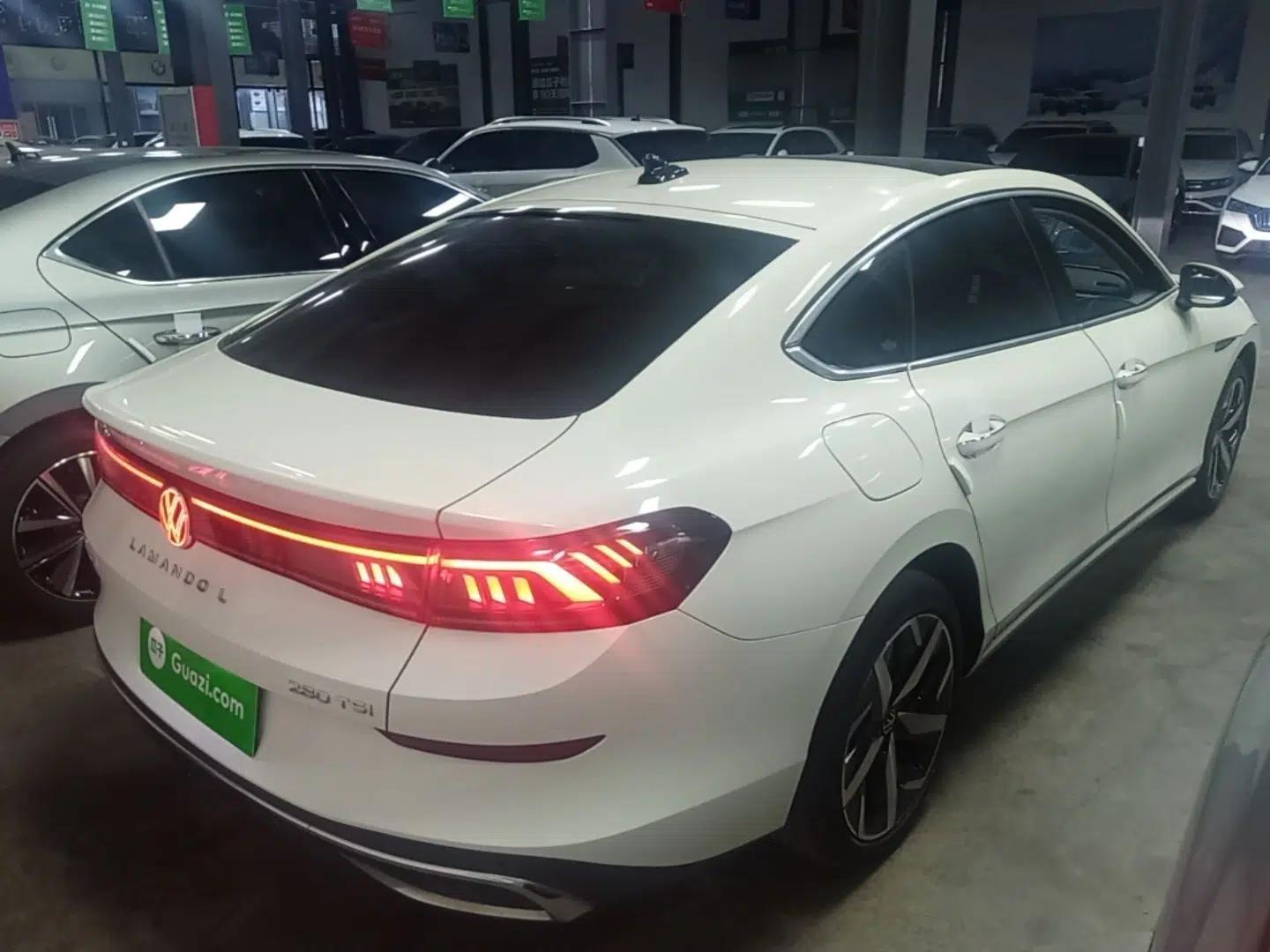 Volkswagen Lamando 2022 Lavida L 280TSI DSG Cool & Spicy Edition — миниатюра 6