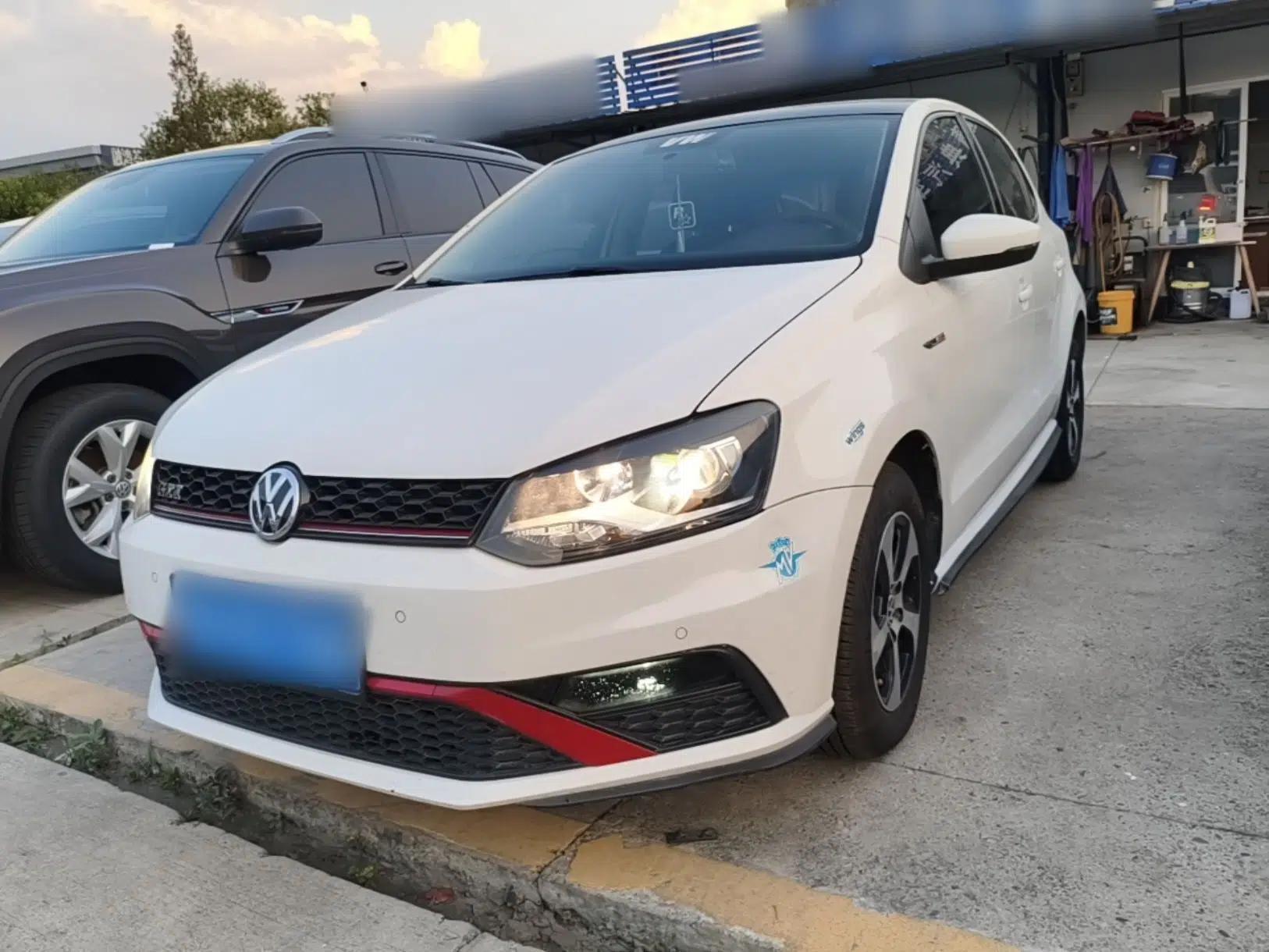 Volkswagen Polo 2016 1.4L Manual Fashion Model — миниатюра 1
