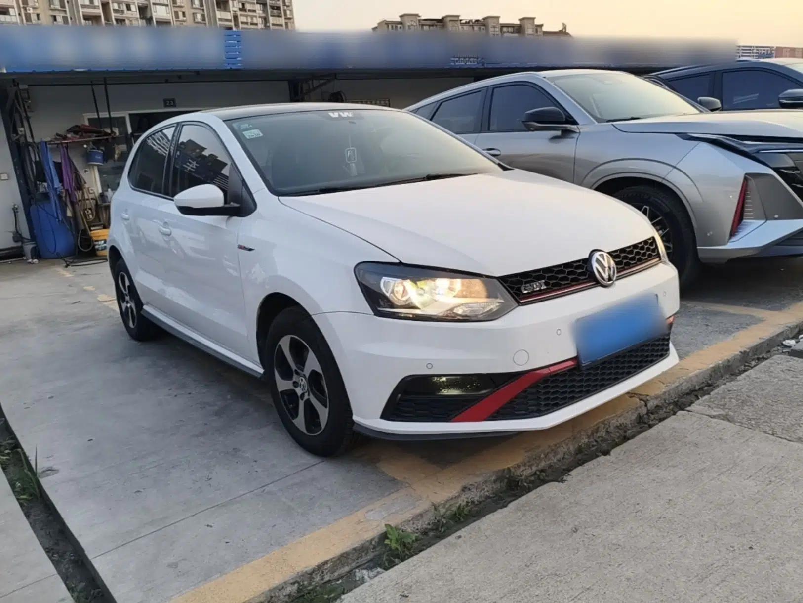 Volkswagen Polo 2016 1.4L Manual Fashion Model — миниатюра 3