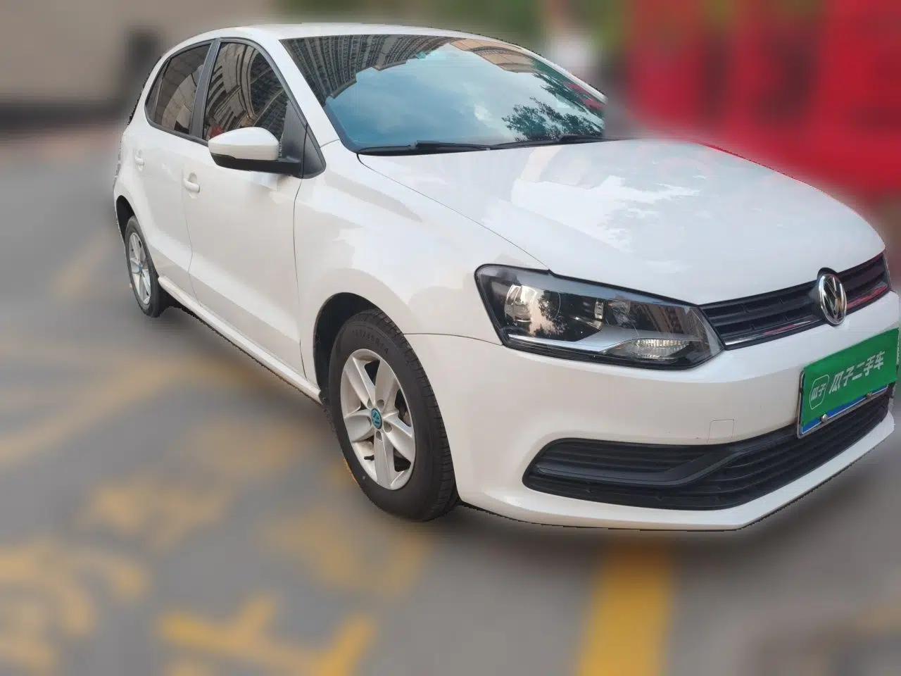 Volkswagen Polo 2014 1.4L Manual Fashion Edition — миниатюра 3