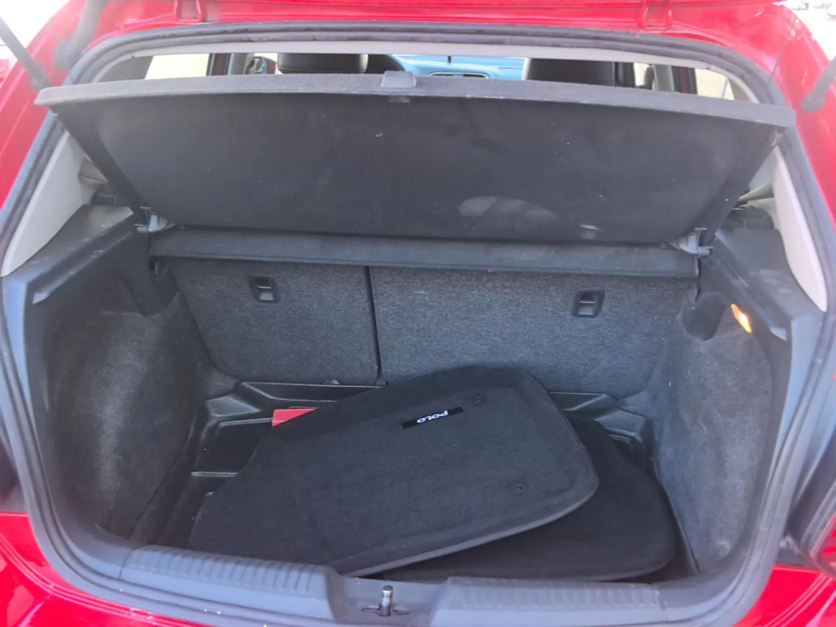 Volkswagen Polo 2014 1.6L Automatic Comfort Edition — миниатюра 22