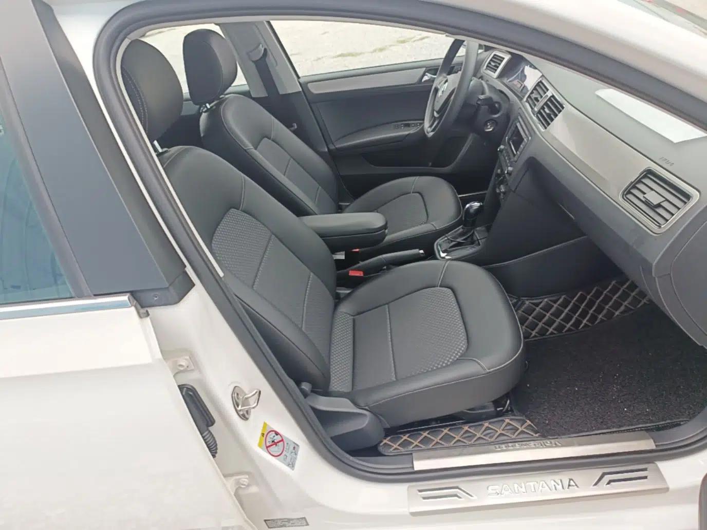 Volkswagen Santana 2015 Haval H6 1.6L Automatic Comfort Model — миниатюра 19