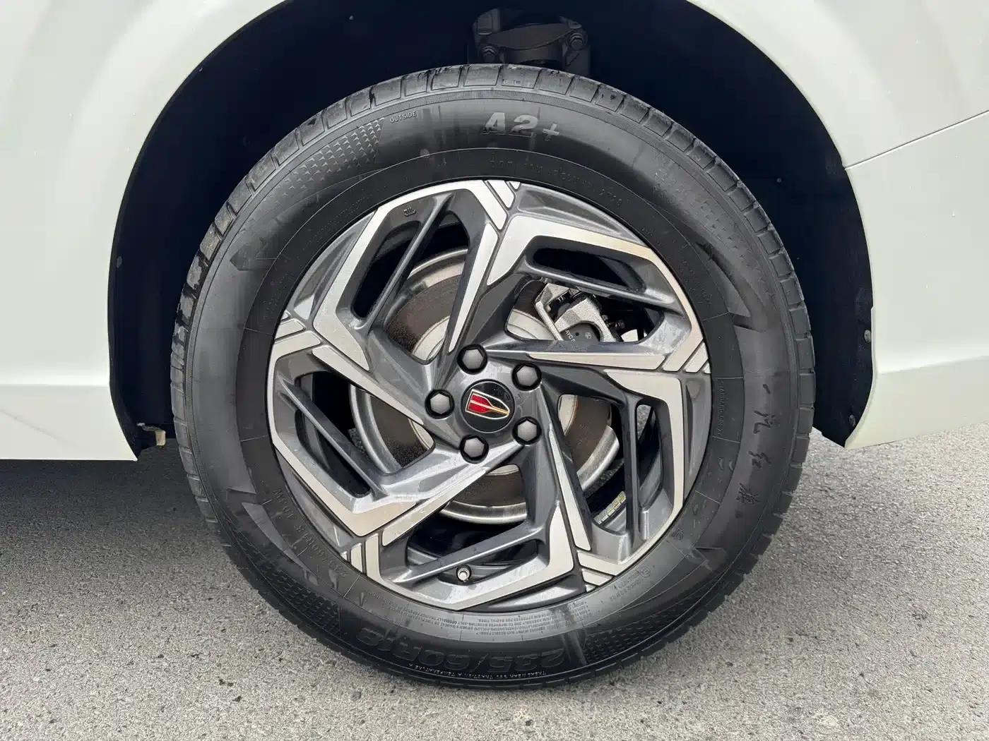 Hongqi HS3 2023 1.5T 2WD Goodness Edition — миниатюра 10
