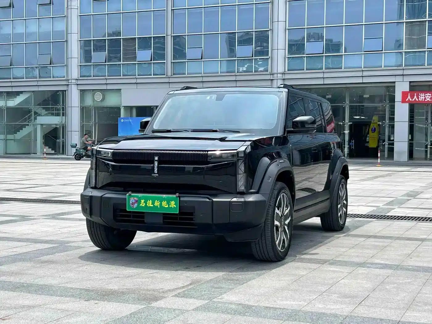 iCAR 03 2024 Model 472km Four-Wheel Drive Long Range Version — миниатюра 1