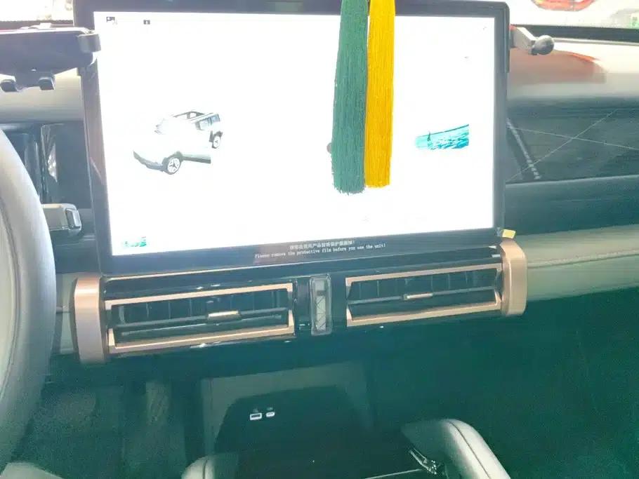 iCAR 03 2024 Model 472km AWD Long Range Smart Edition — миниатюра 12