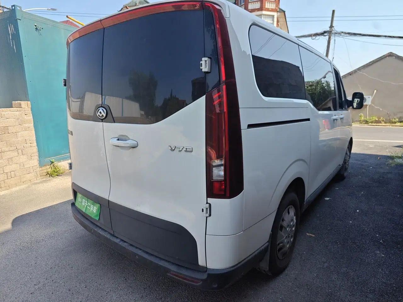 SAIC MAXUS Xintu V70 2023 2.0T Elite Edition Automatic Short Wheelbase Low Roof – 5/6 Seats — миниатюра 6