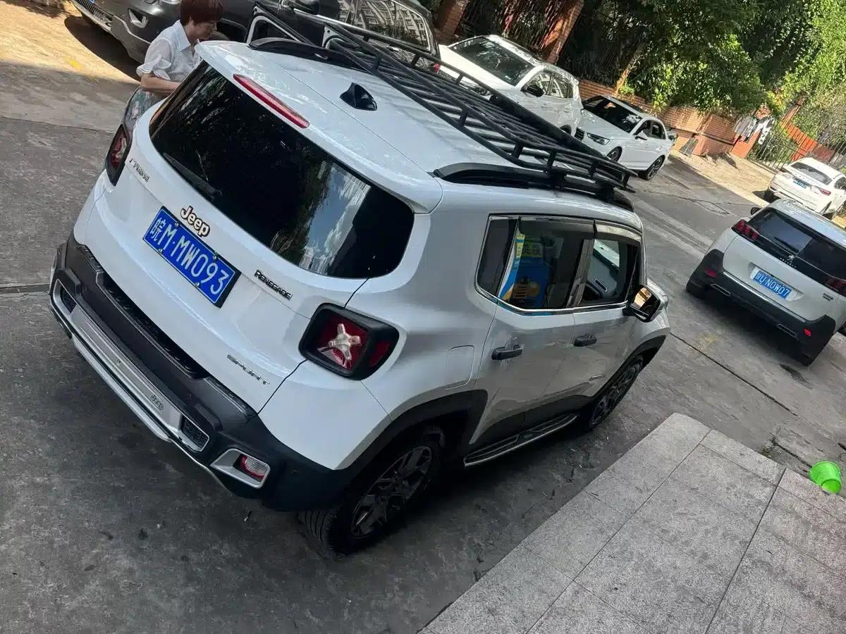 Jeep Renegade 2017 180T Automatic Dynamic Edition+ — миниатюра 8