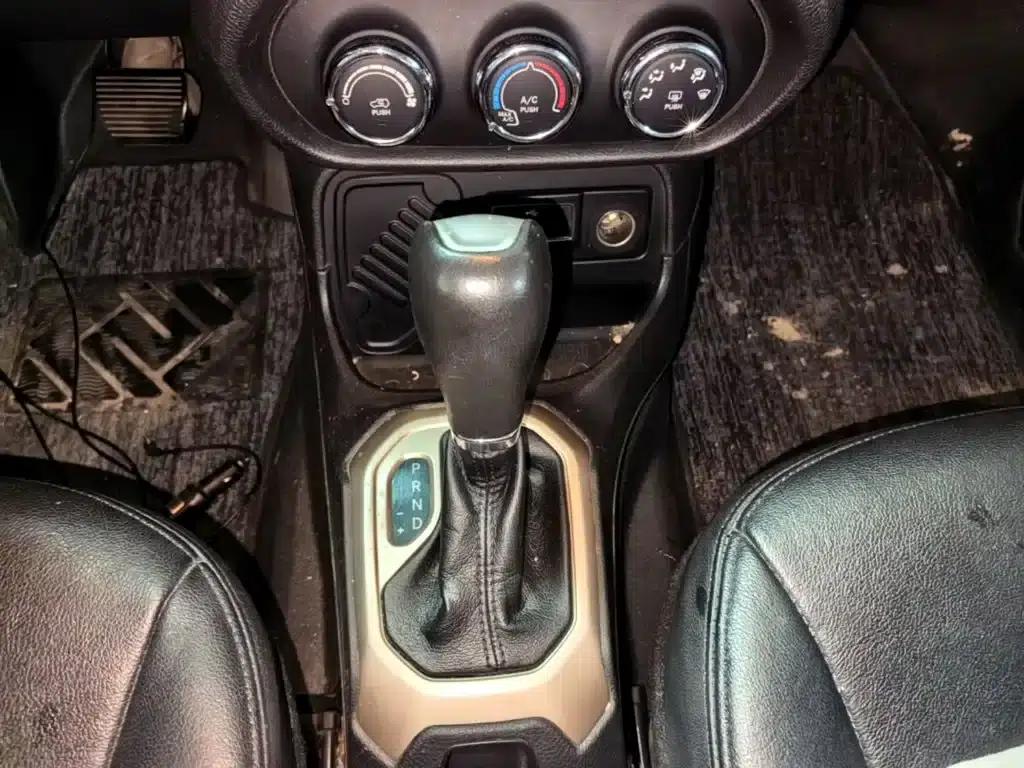 Jeep Renegade 2016 1.4T Automatic Performance Edition — миниатюра 14