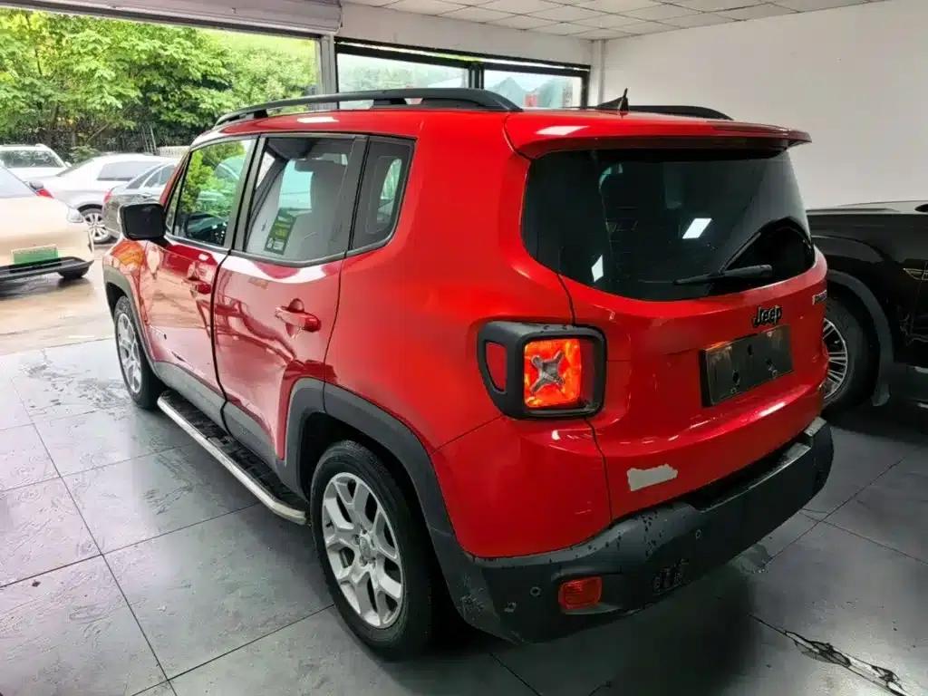 Jeep Renegade 2016 1.4T Automatic Performance Edition — миниатюра 5