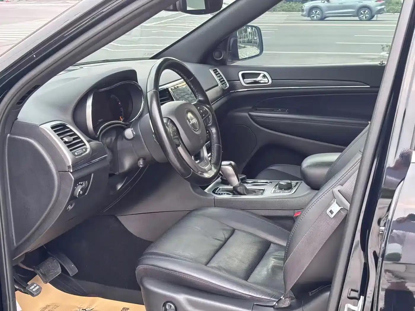 2019 Jeep Grand Cherokee 3.0L Elite Navigation Edition (Imported) — миниатюра 4