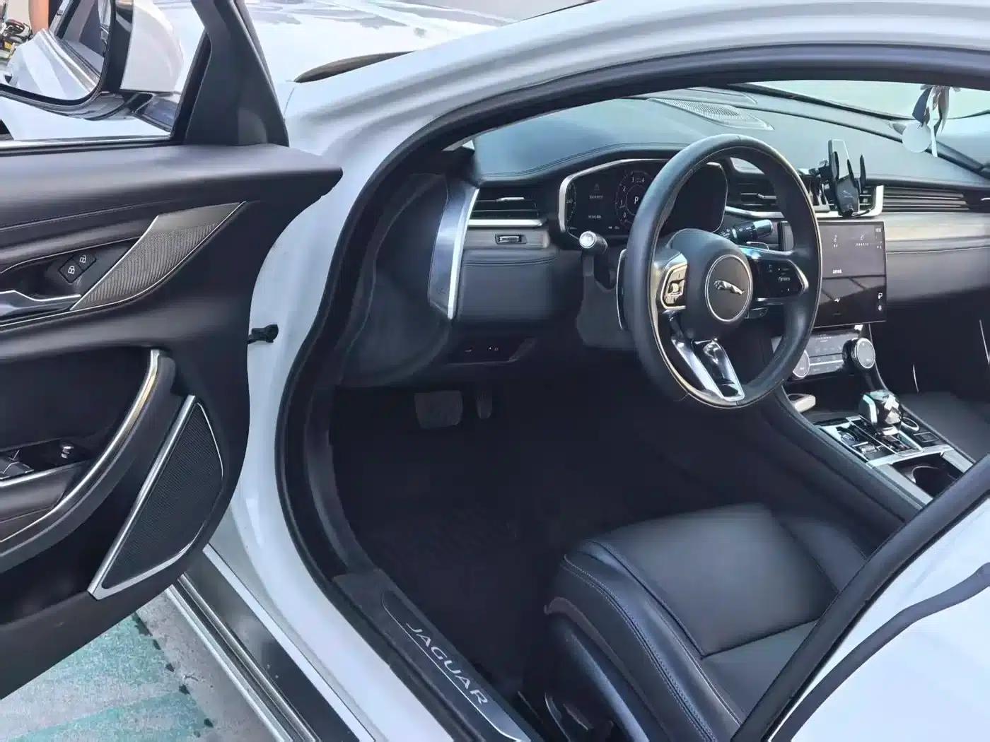 2021 Jaguar XFL 2.0T P200 2WD Elite Luxury Edition — миниатюра 4