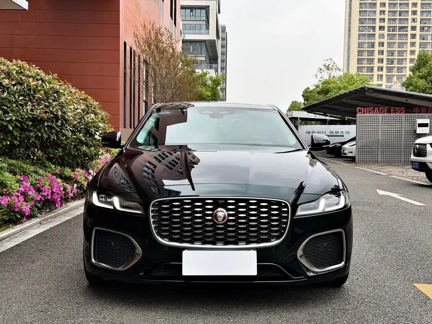 2022 Jaguar XFL 2.0T P250 2WD Luxury Edition — миниатюра 2