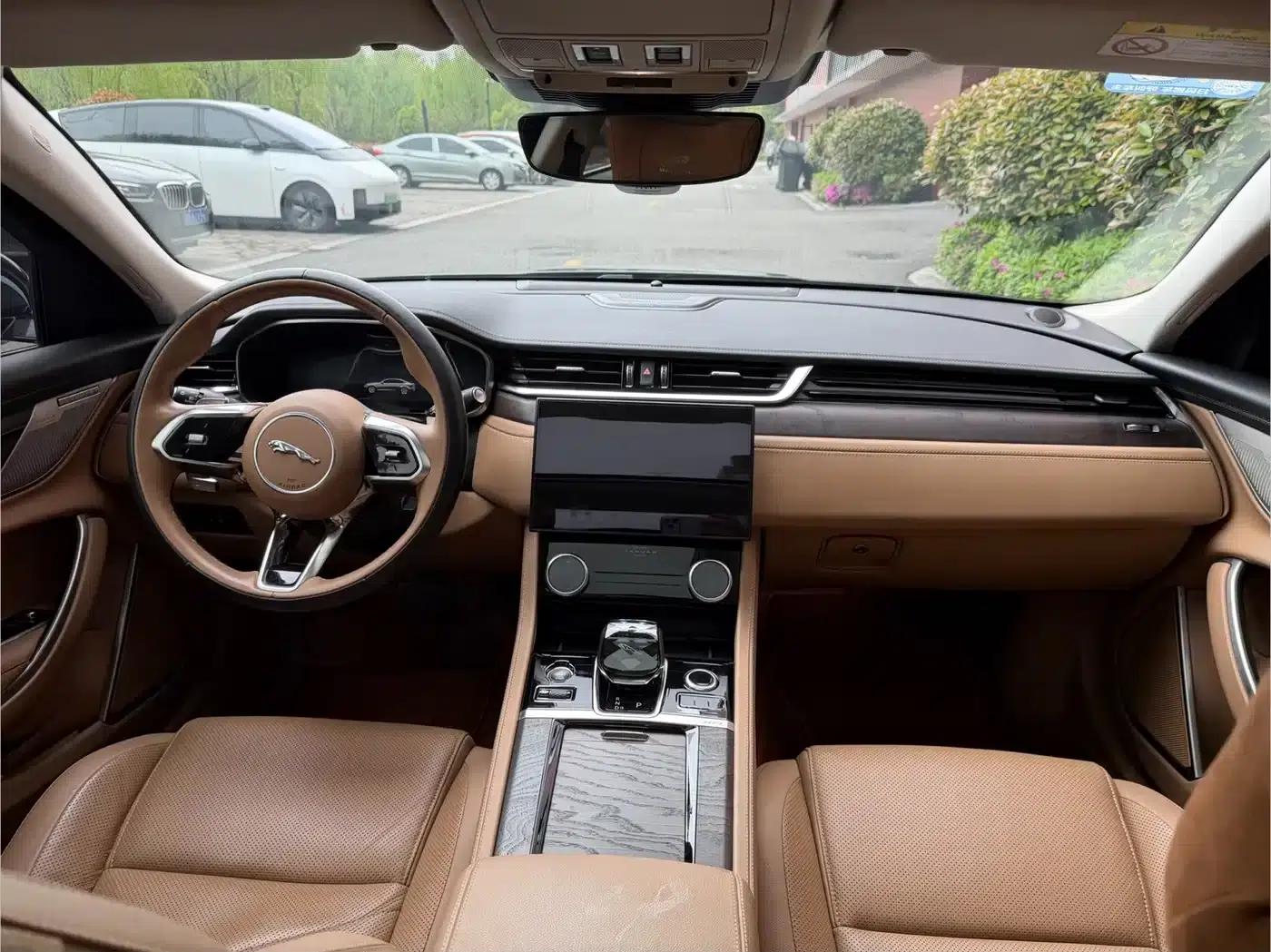 2022 Jaguar XFL 2.0T P250 2WD Luxury Edition — миниатюра 5
