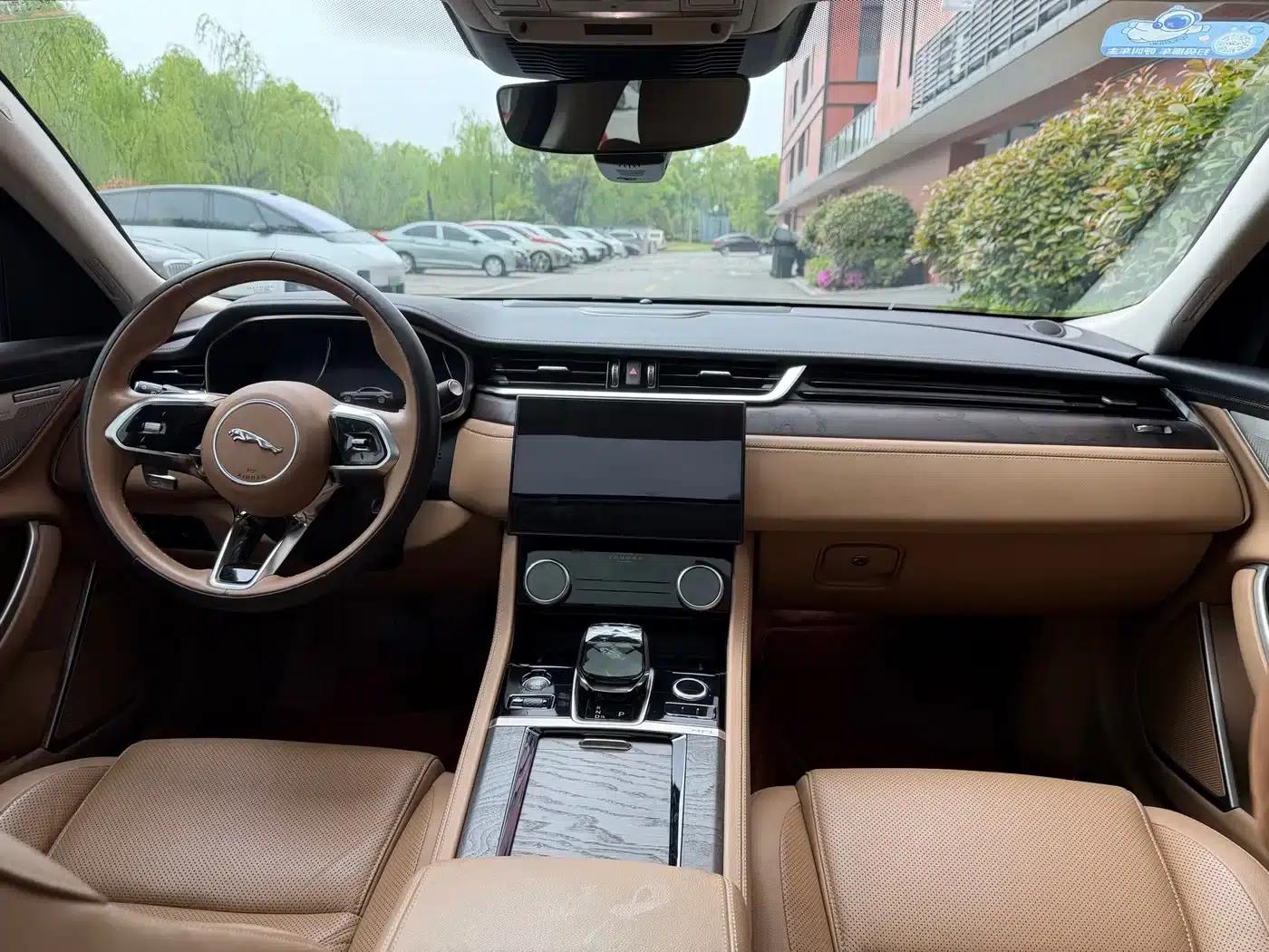 2022 Jaguar XFL 2.0T P250 2WD Luxury Edition — миниатюра 6