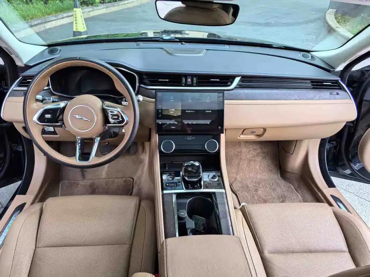 2021 Jaguar XFL 2.0T P250 2WD Luxury Edition — миниатюра 4