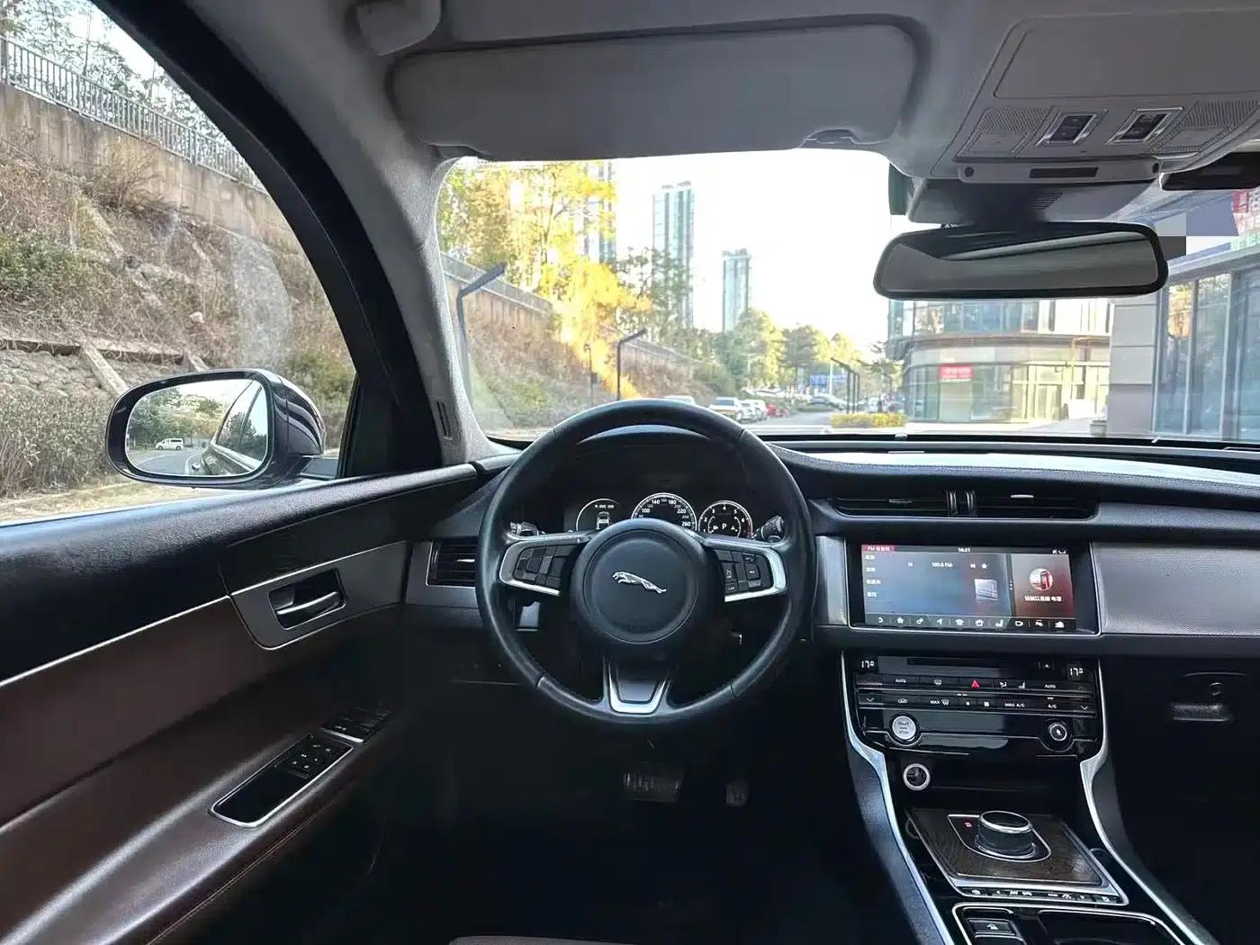 2018 Jaguar XFL 2.0T 250PS Luxury Edition — миниатюра 12