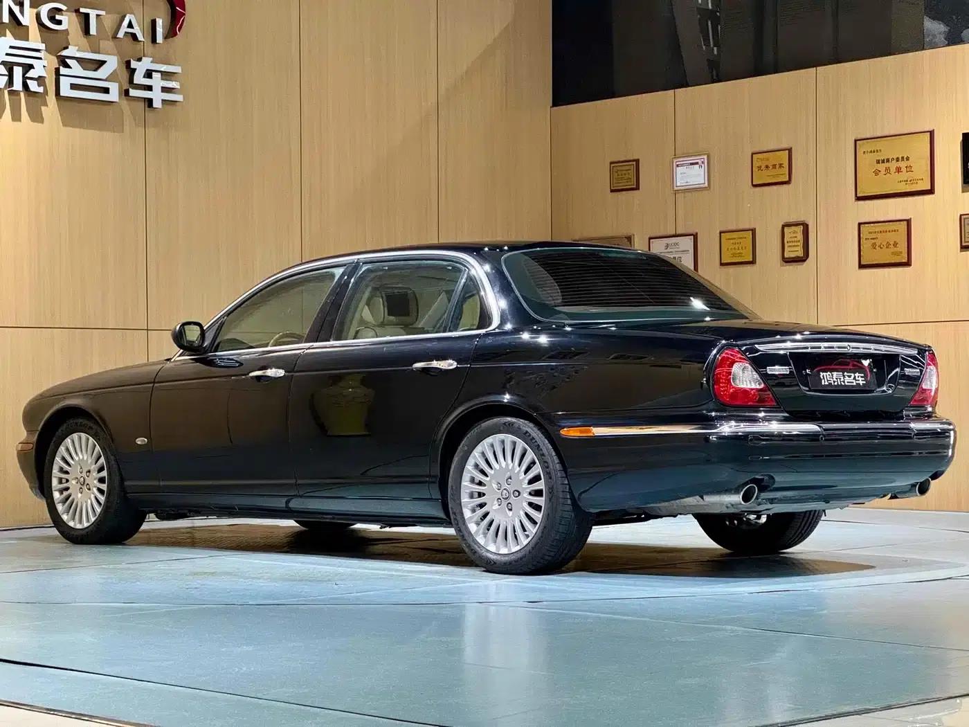 Jaguar XJ 2007 XJ8L 4.2 Royal Extended Edition — миниатюра 18