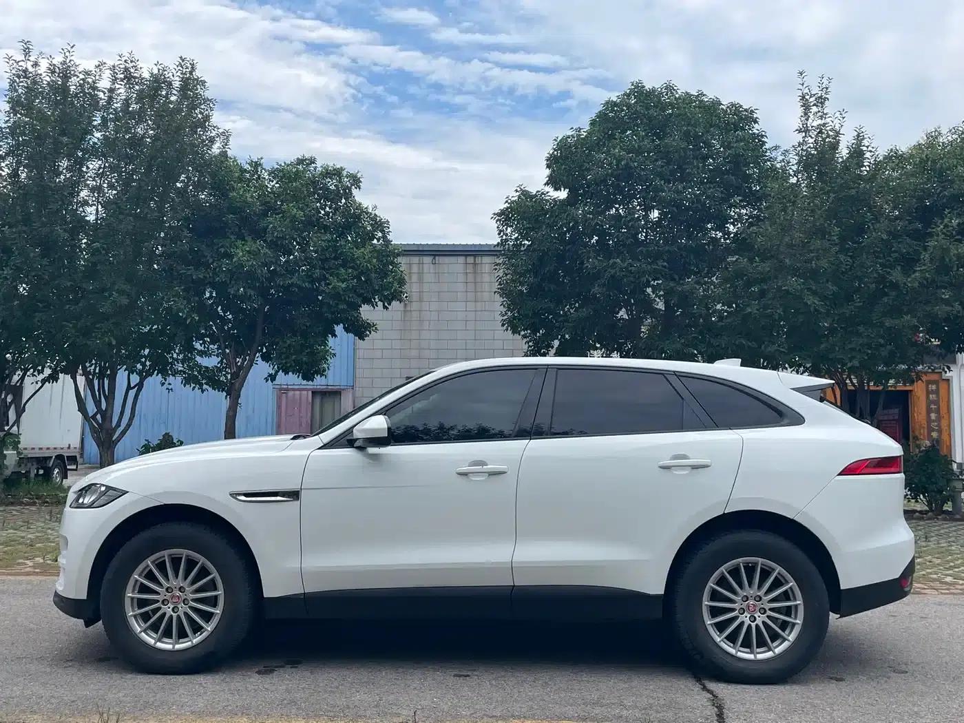 Jaguar F-PACE 2018 2.0T AWD Urban Luxury Edition — миниатюра 4