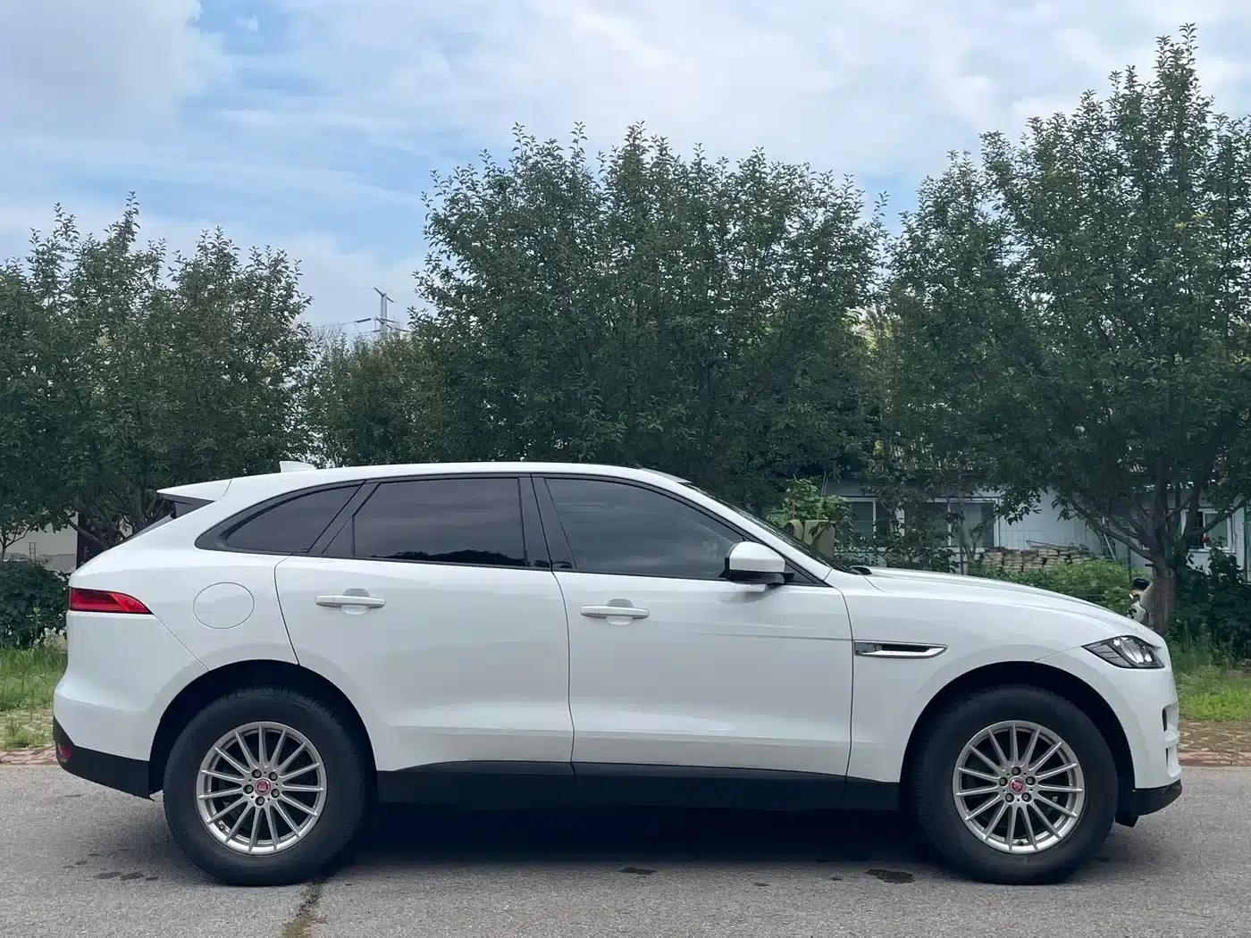 Jaguar F-PACE 2018 2.0T AWD Urban Luxury Edition — миниатюра 5