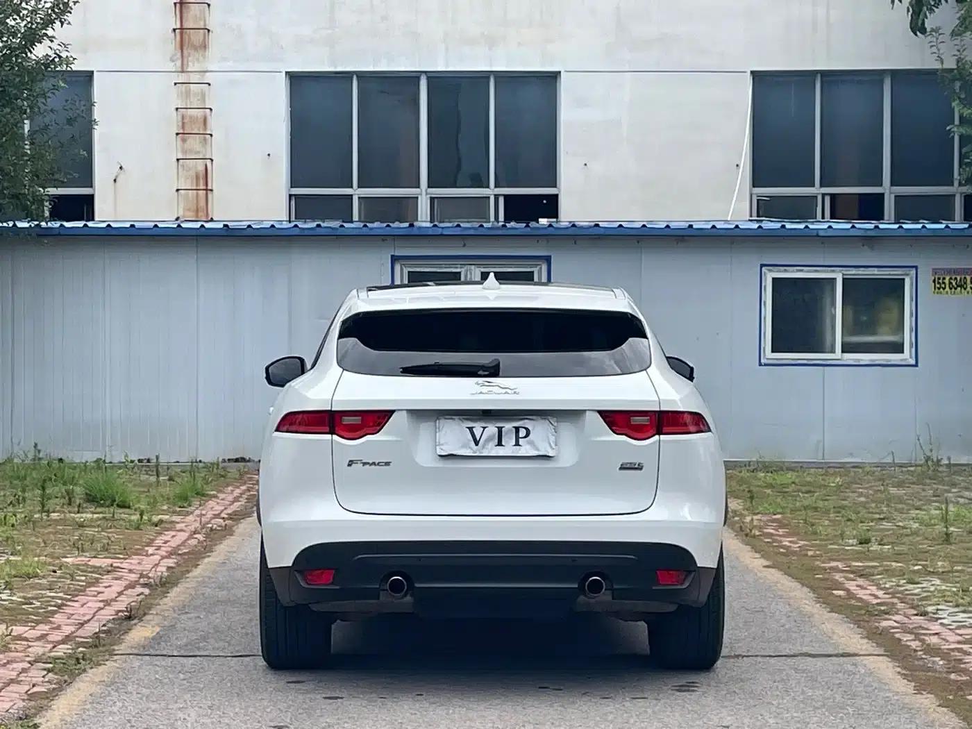 Jaguar F-PACE 2018 2.0T AWD Urban Luxury Edition — миниатюра 7