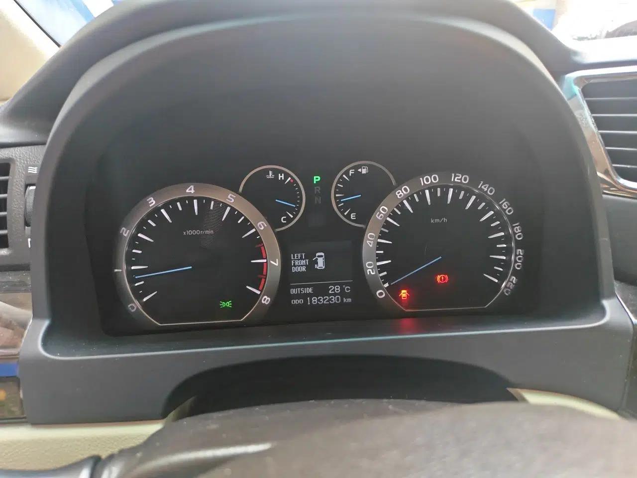 Toyota Alphard 2014 Toyota Alphard 3.5L Gasoline, Seven-Seater, Automatic, with Panoramic Sunroof – Parallel Import — миниатюра 11