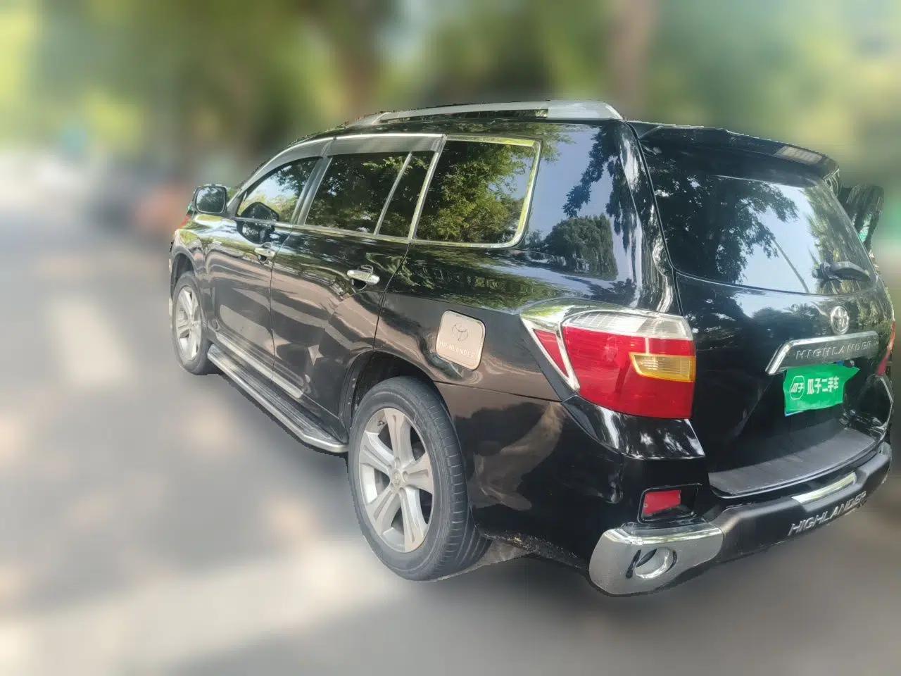 Toyota Highlander 2009 2.7L Two-Wheel Drive 7-Seater Luxury Edition — миниатюра 4