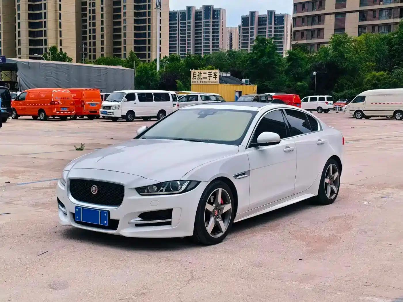 Jaguar XE 2015 2.0T 200PS R-Sport — миниатюра 1