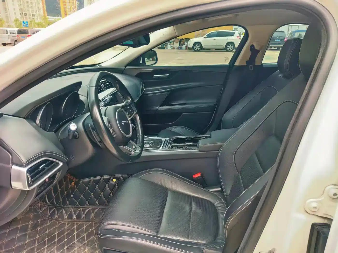 Jaguar XE 2015 2.0T 200PS R-Sport — миниатюра 4