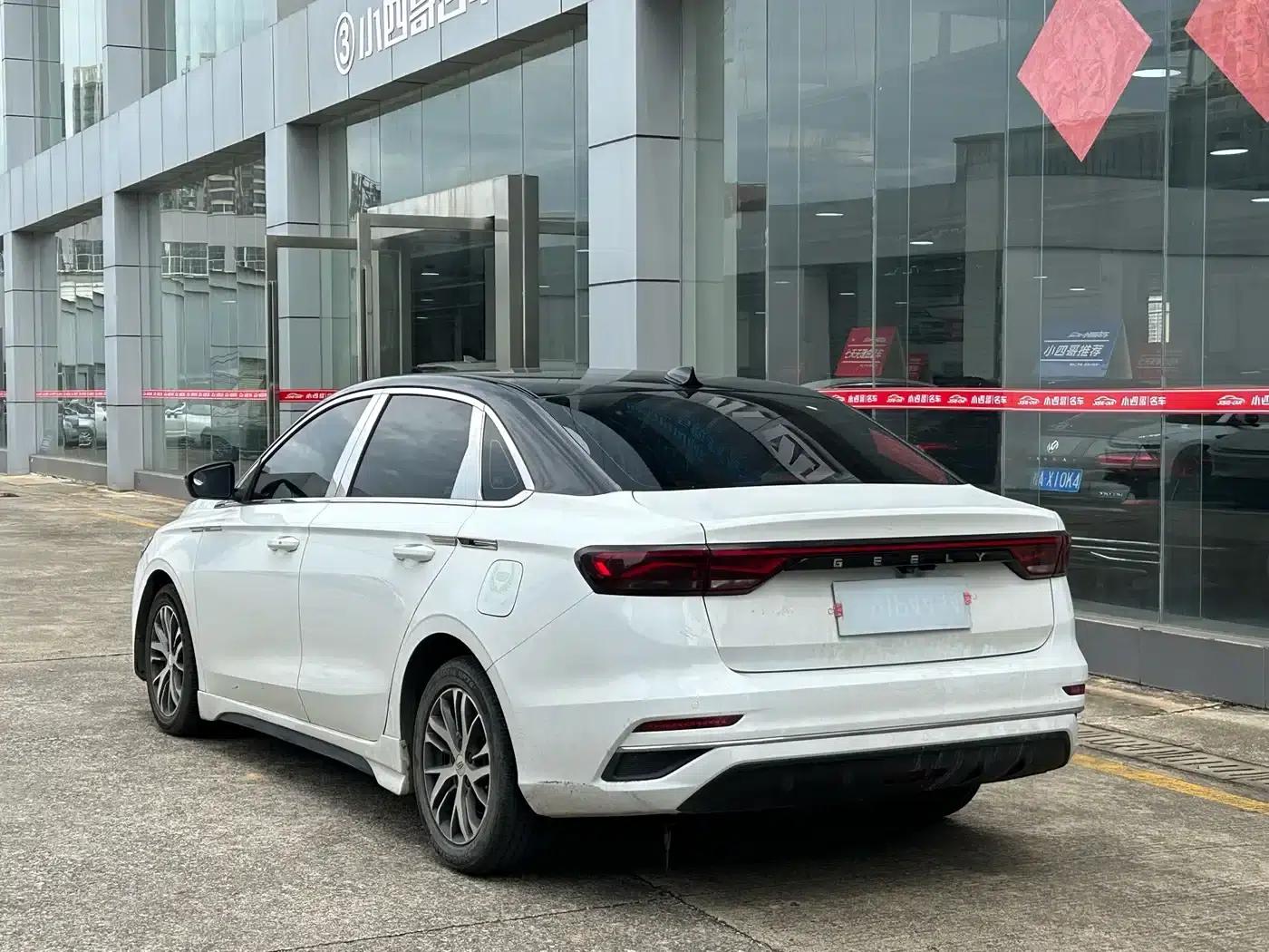 Geely Emgrand 2022 4th Generation 1.5L CVT Luxury Edition — миниатюра 4