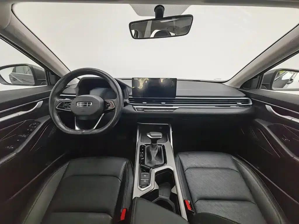 Geely Emgrand 2022 4th Generation 1.5L CVT Premium — миниатюра 5