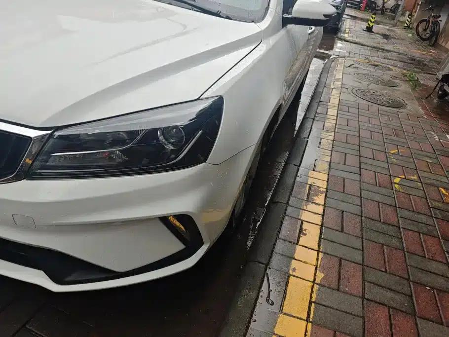 Geely Emgrand 2021 UP 1.5L CVT Luxury Edition — миниатюра 5