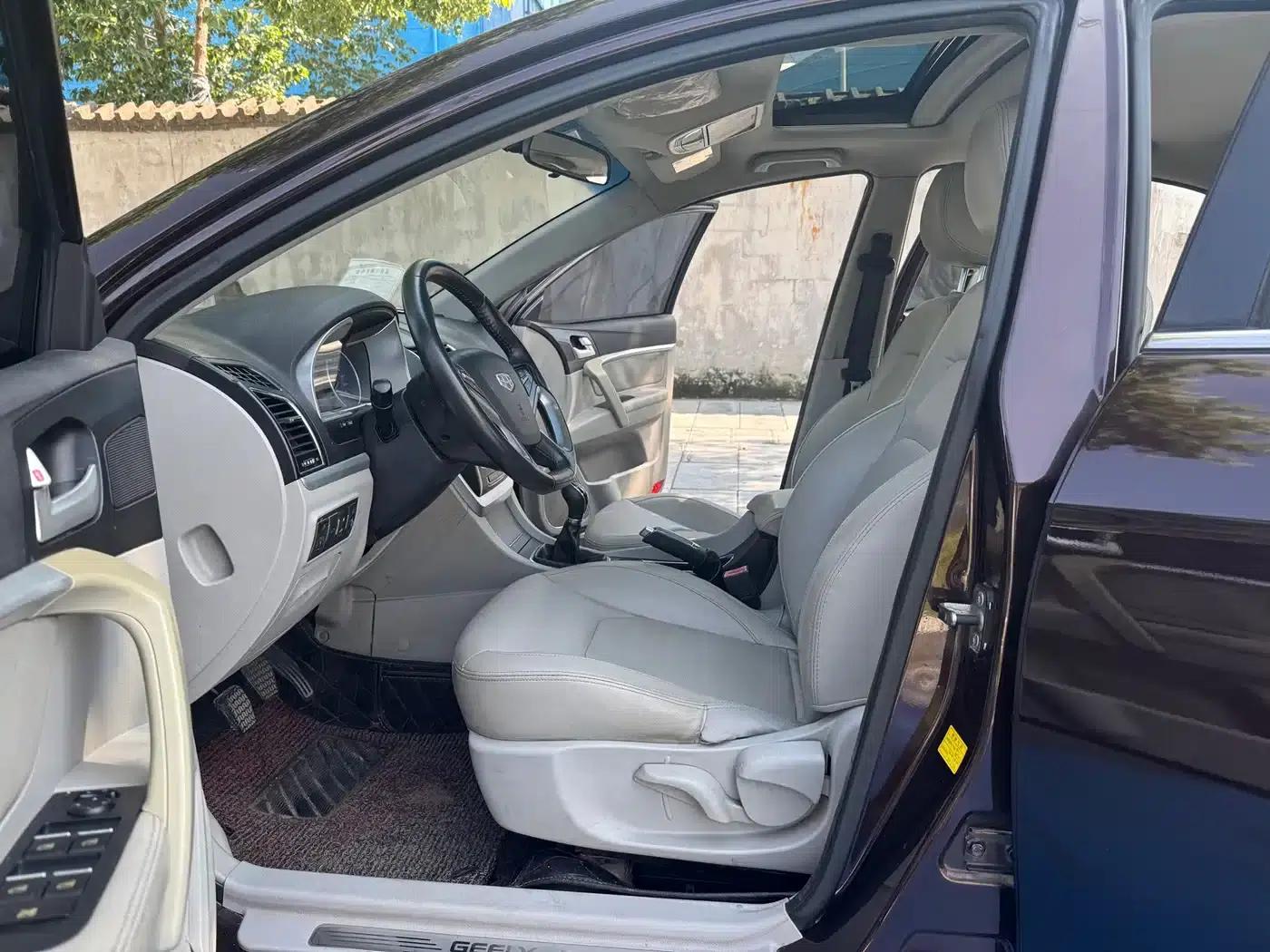 Geely Emgrand 2014 Sedan 1.5L Manual Elite — миниатюра 8